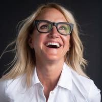 Mel Robbins logo