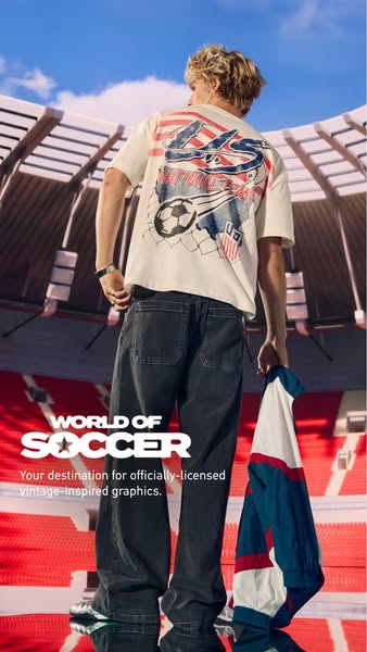 hollister ad