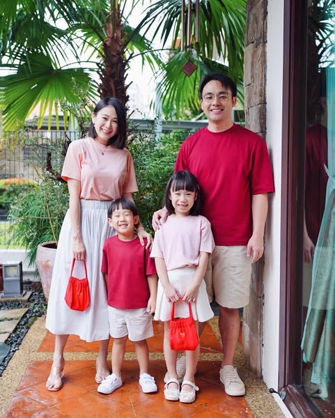 UNIQLO Singapore ad
