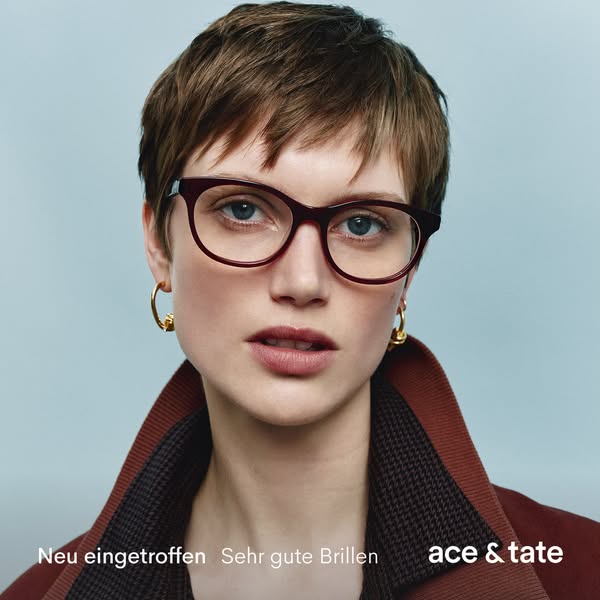This ad features a close up of a woman wearing Ace & Tate glasses. The ad aims to highlight the brand's new coll
