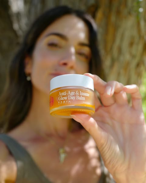 Nikki Reed ad