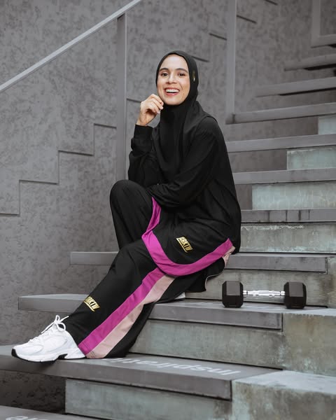 Nycta Gina ad