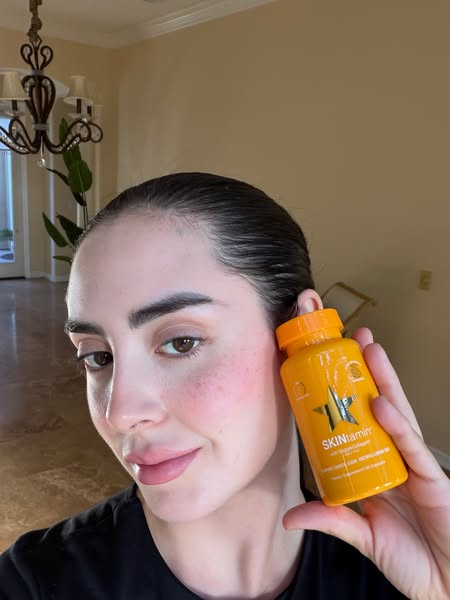 vanessamenaworld ad