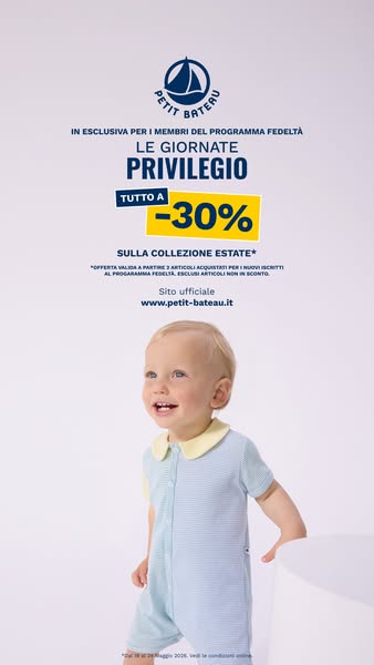 This image ad for Petit Bateau promotes a discount for members of its loyalty program. A baby models clothing from the c