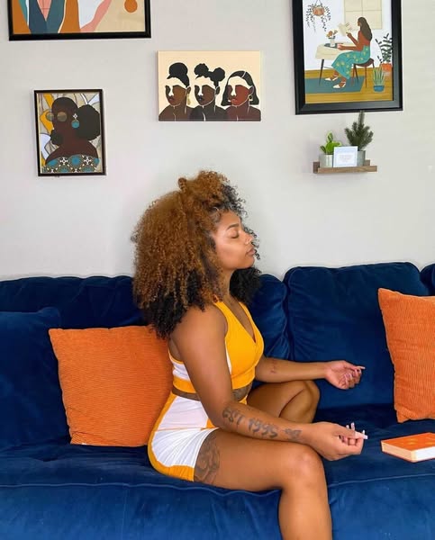 curlybeviie ad