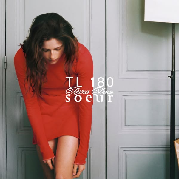 This ad showcases a woman wearing a dress from the brand TL 180 Roma Paris Soeur. The ad focuses on showcasing the brand