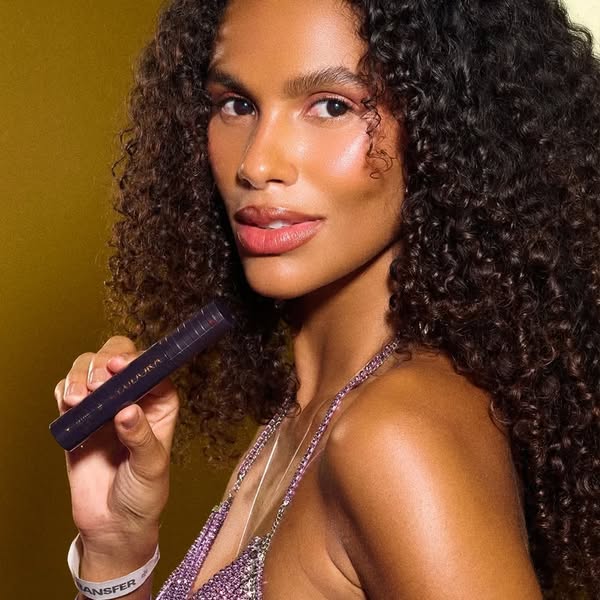 Duda Almeida ad