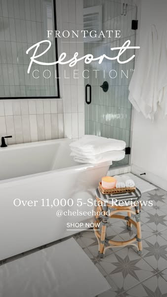 This ad for Frontgate Resort Collection towels showcases its high star rating and inspires customers to shop the brand.