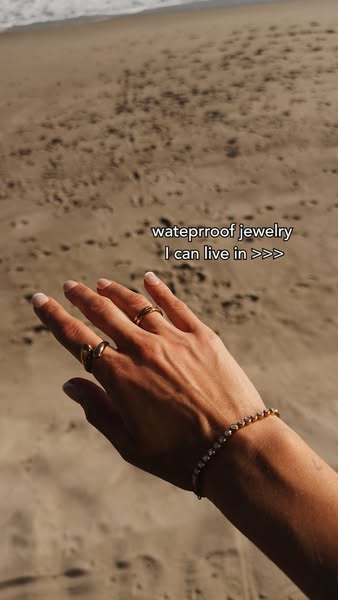 Alyssa Lynch ad