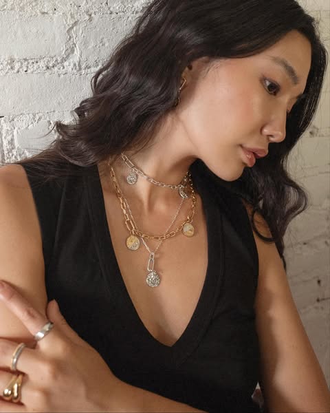 Laura Jung ad