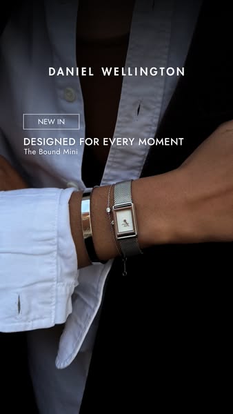 This ad features a close up image of a person's arm wearing a Daniel Wellington watch and jewelry. The ad is designe