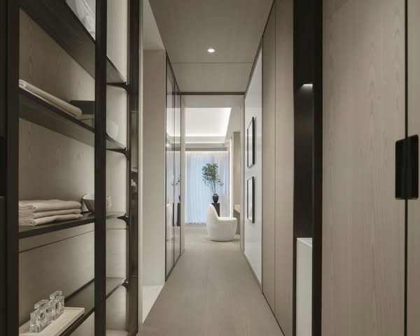Kelly Hoppen ad