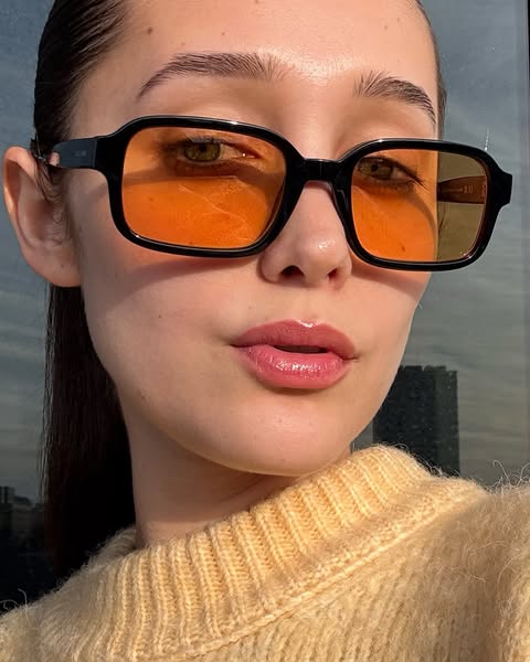Hailey Sani ad