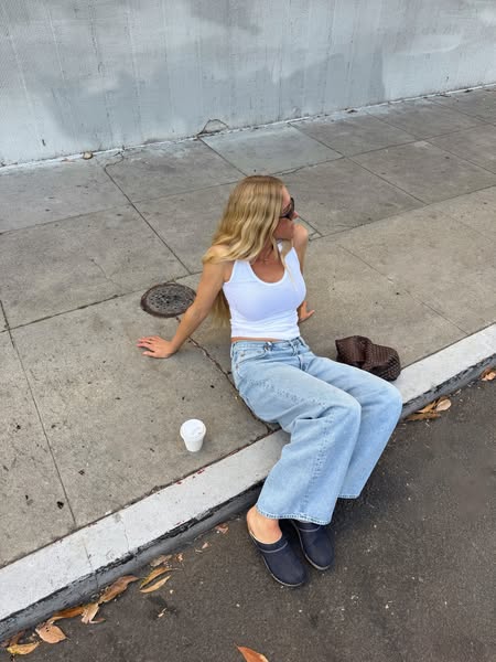 TAYLR ANNE ad