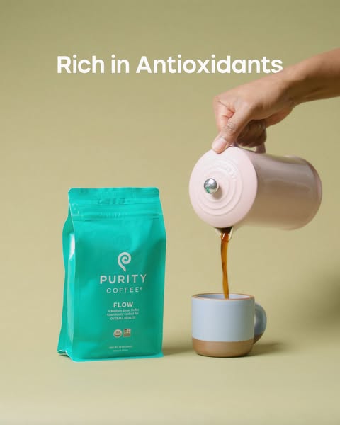 This ad shows coffee being poured from a kettle into a mug. The ad highlights the coffee's antioxidant properties.