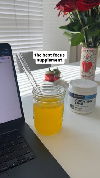 This ad showcases a drink made with focus supplements, suggesting its benefits for concentration. The creative combines 