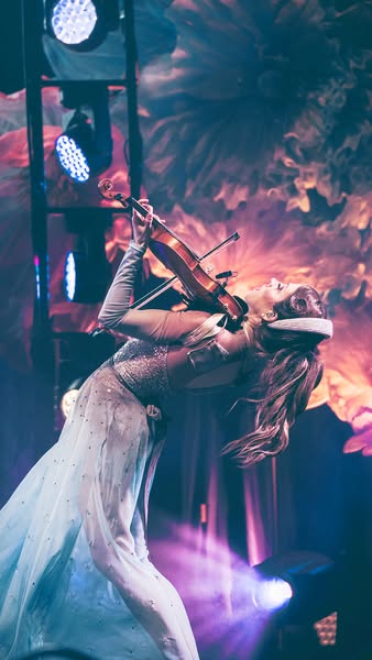Lindsey Stirling ad