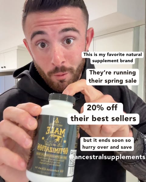 An individual shares their affinity for the brand while highlighting the flash sale and encouraging the viewer to hurry 