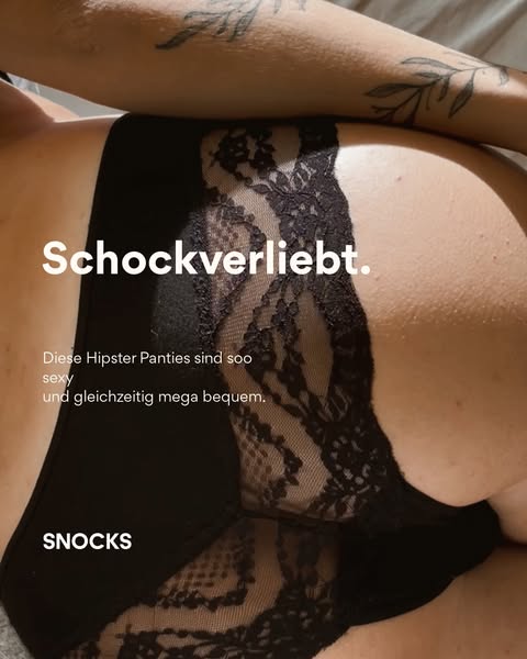 This ad showcases SNOCKS hipster panties in a close-up shot, emphasizing their comfort and sexiness.