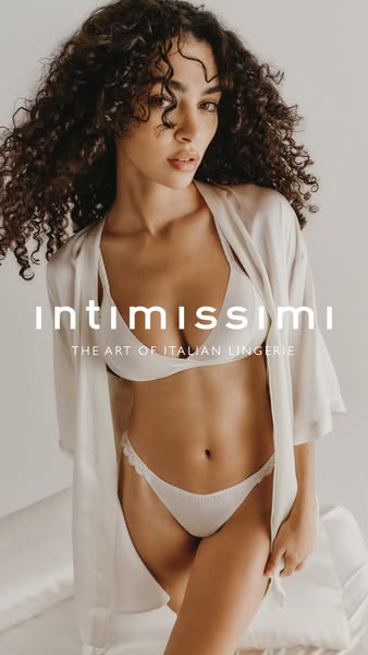 An ad for Intimissimi featuring a woman wearing Intimissimi lingerie.