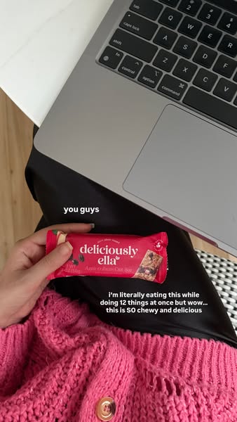 Ariana Cleo ad