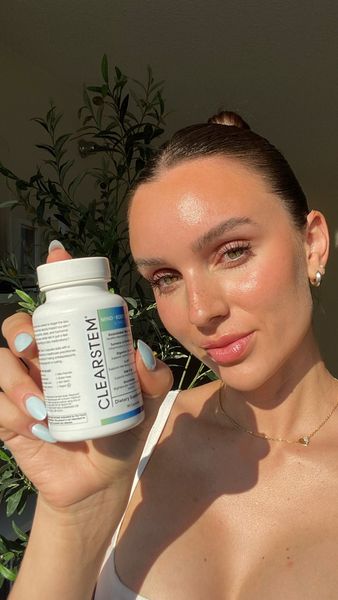 Olivia Pura ad