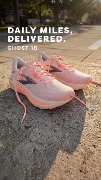 This ad showcases Brooks Ghost 18 running shoes, emphasizing their suitability for daily use.