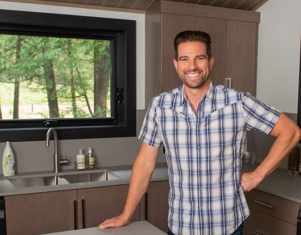 Scott McGillivray ad
