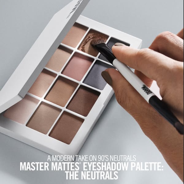 This ad showcases the Master Mattes Eyeshadow Palette from makeup by Mario, highlighting that it is a modern take on 90&