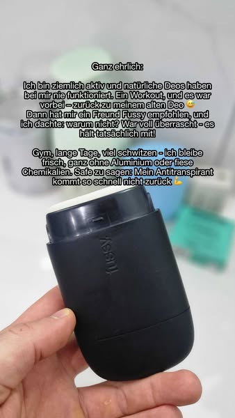 The ad features a customer testimonial about the Fussy deodorant. The customer was previously using a traditional deodor