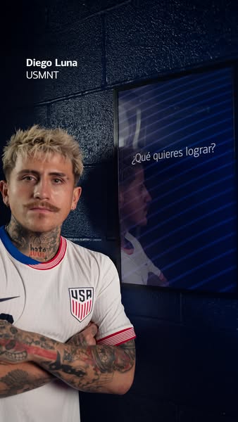 This ad features Diego Luna, a member of the USMNT, standing next to a screen with a question in Spanish, '¿Qué quie