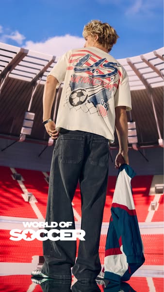 hollister ad