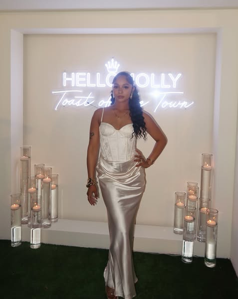 Hello Molly ad