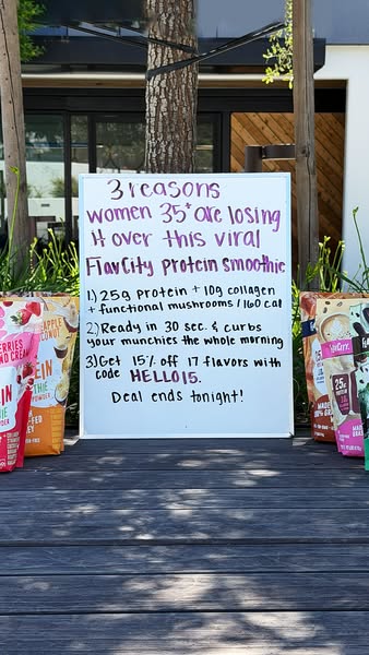 This image ad promotes FlavCity Protein Smoothie by listing key features such as protein content, speed of preparation, 