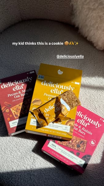 Ariana Cleo ad