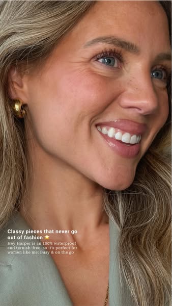 Elanna Pecherle ad