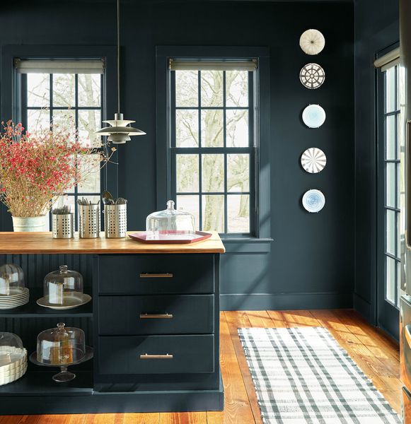 Benjamin Moore ad