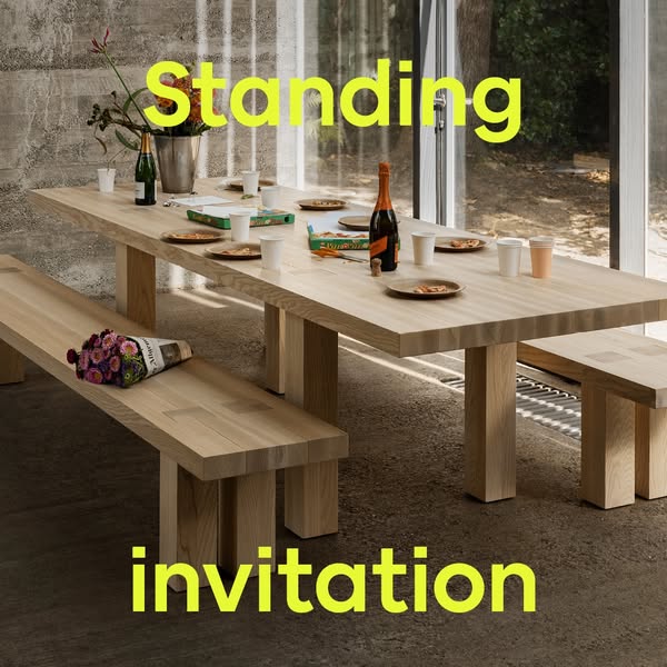This image ad promotes a wooden table and benches, inviting viewers to imagine gatherings around the table. The ad uses
