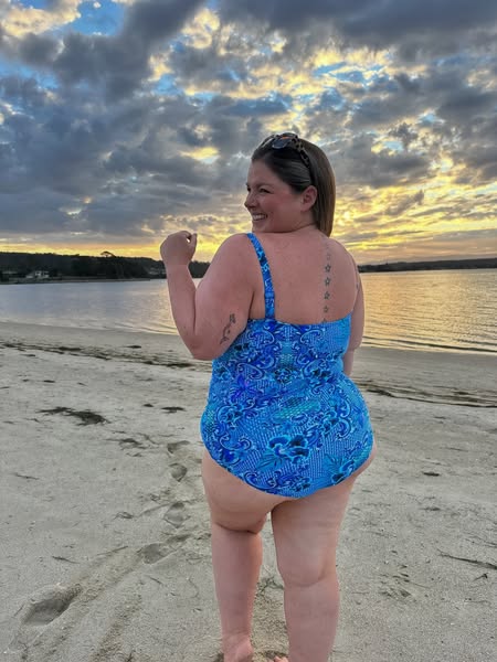 Champagne Curves ad