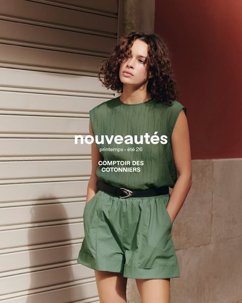 This ad features an image of a model wearing a green top and matching shorts, promoting the Comptoir des Cotonniers bran