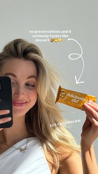 Molly á la Mode - Molly McAdam ad