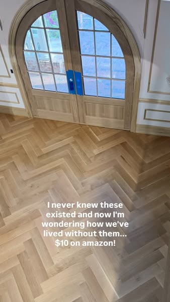 Laura Beverlin ad