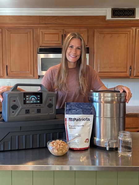 Nicole Hettinger ad