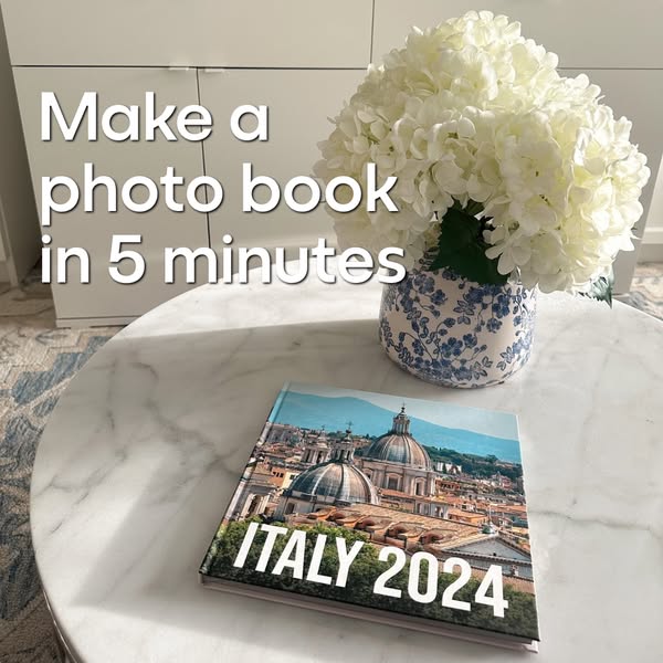 This ad promotes a photo book service, highlighting the ease and speed of creating a personalized photo book. The ad fea