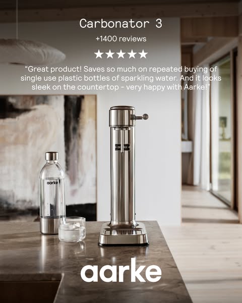 This ad features the Aarke Carbonator 3 and highlights a positive customer review to build trust and encourage potential