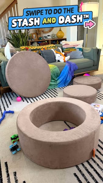 This ad utilizes platform-native cues to promote a children's toy: a modular play set that can be configured into a 