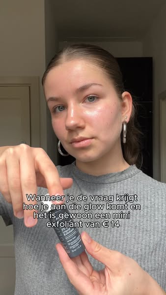 This ad showcases a woman talking about a mini exfoliant for €14. She mentions that people are always asking her how she