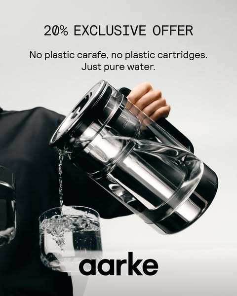 This ad promotes Aarke's water filter pitcher, highlighting its eco-friendly design with no plastic carafe or cartri