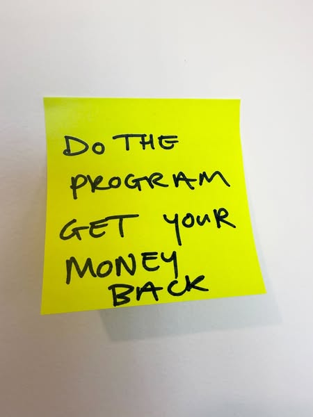 This image ad uses a sticky note with hand-written text about a money-back guarantee to encourage users to try a program