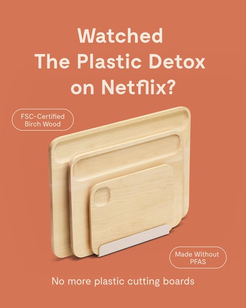 This image ad promotes wood cutting boards, designed as an alternative to plastic options, emphasizing their sustainable